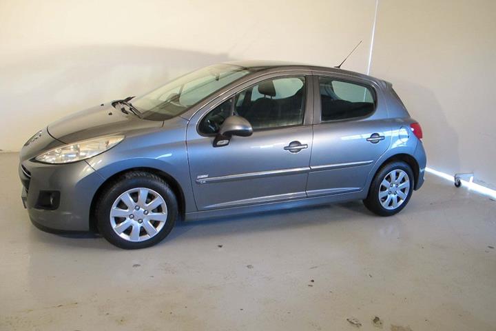 Grøn Peugeot 207 fra 2011