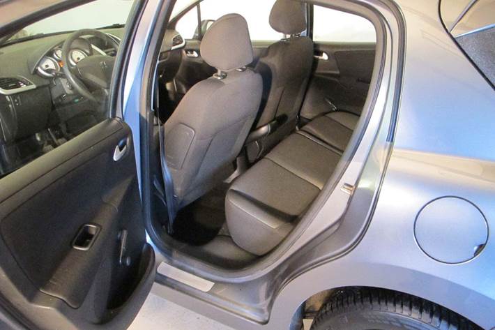 Grøn Peugeot 207 fra 2011