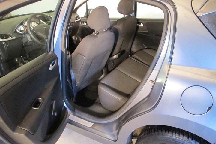 Grøn Peugeot 207 fra 2011