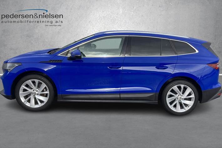 Blå Skoda Enyaq fra 2021