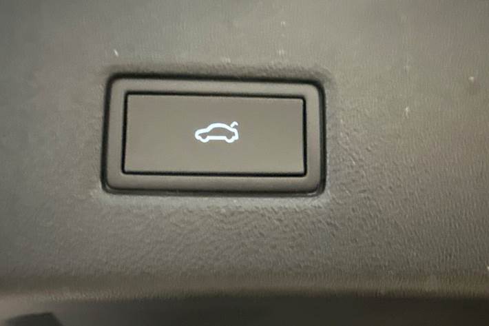 Hvid Ford Explorer fra 2024