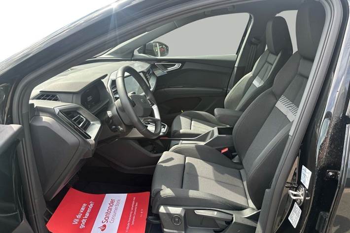 Sort Audi Q4 fra 2024