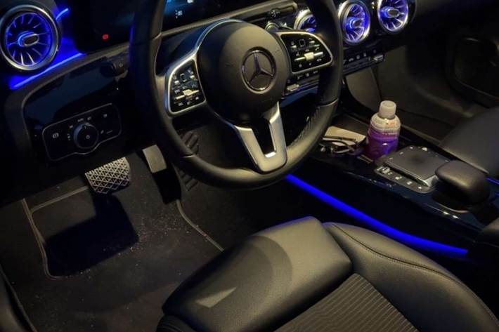 Grå Mercedes A-Klasse fra 2020