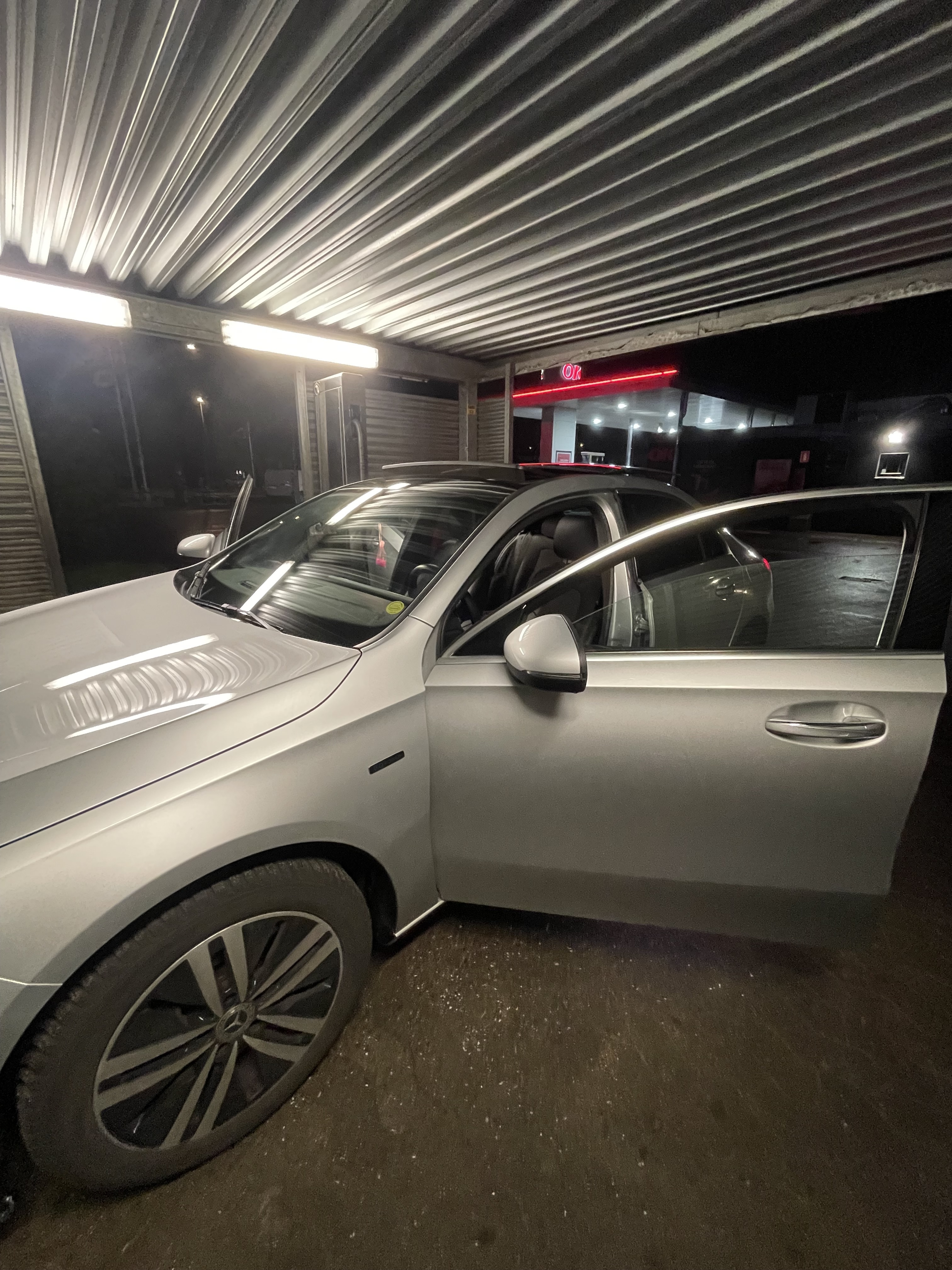 Grå Mercedes A-Klasse fra 2020