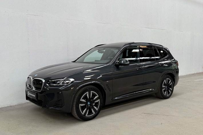 Grå BMW iX3 fra 2022