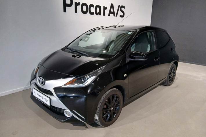 Sort Toyota Aygo fra 2015
