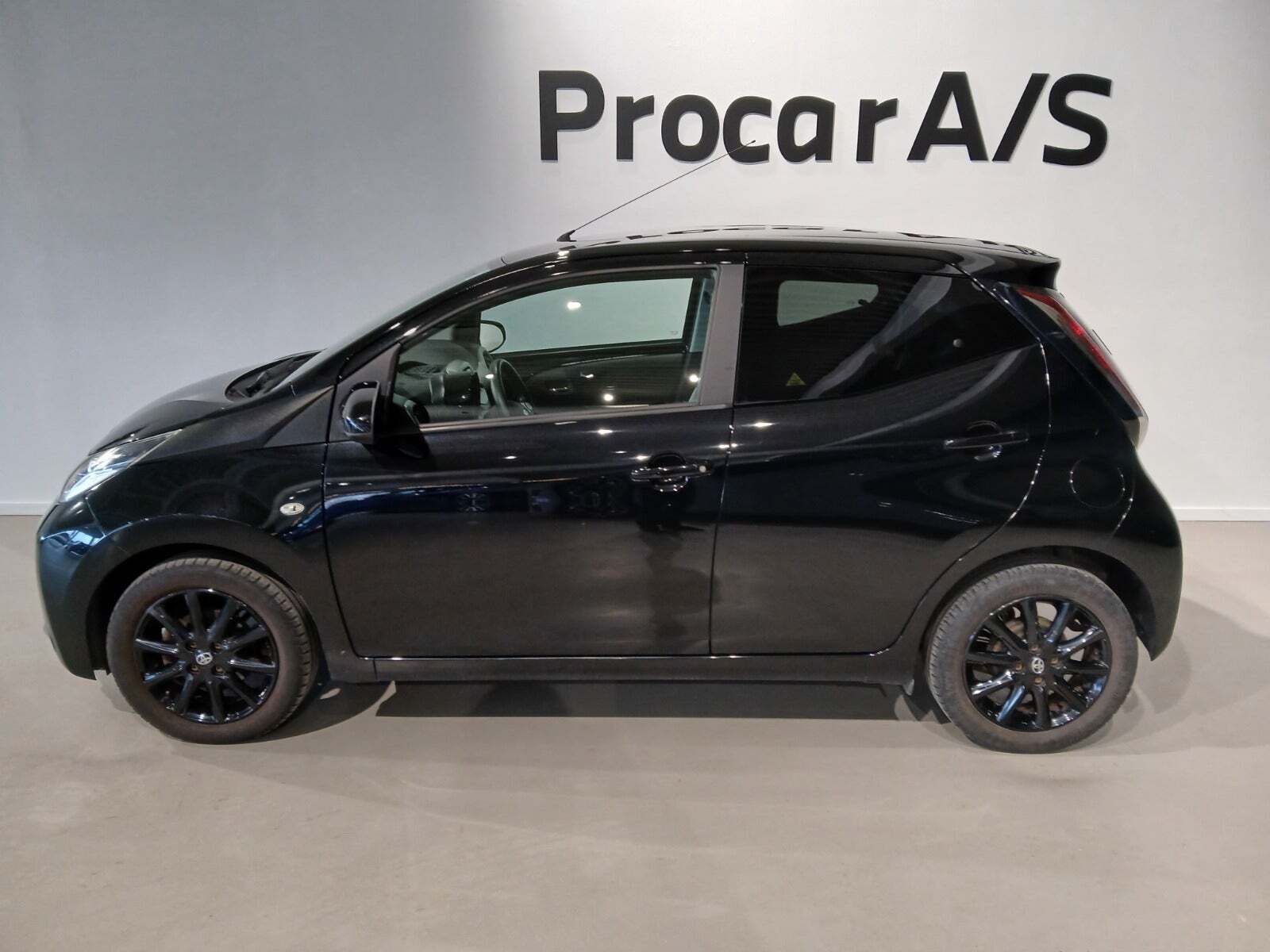 Toyota Aygo 1,0 VVT-i x-black