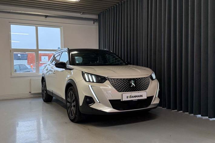 Hvid Peugeot e-2008 fra 2021