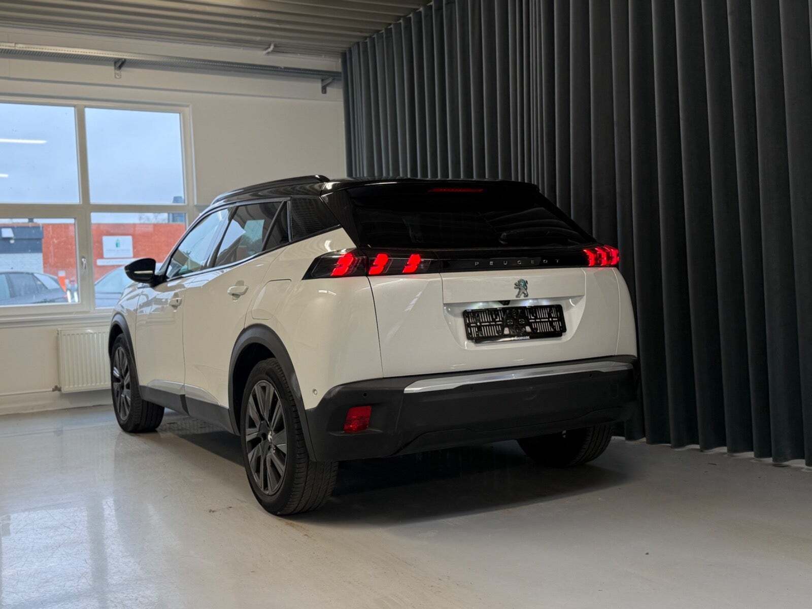 Peugeot e-2008 50 GT Sky