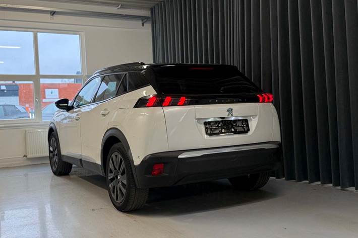 Hvid Peugeot e-2008 fra 2021