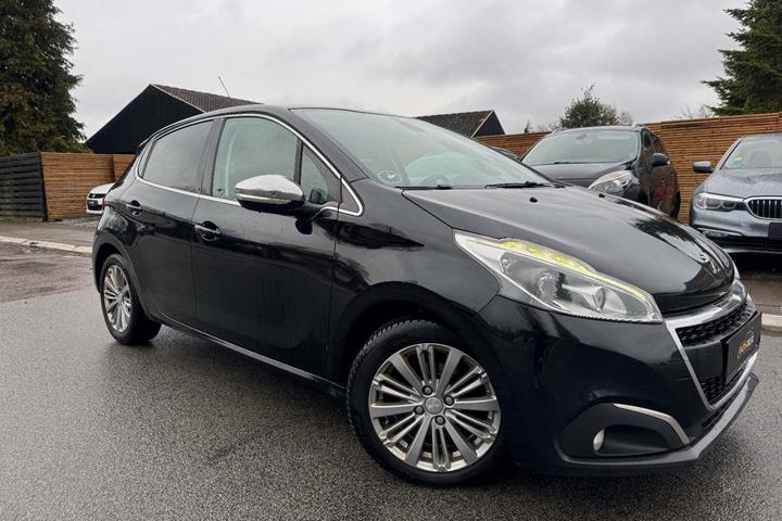 undefined Peugeot 208 fra 2017 set udefra
