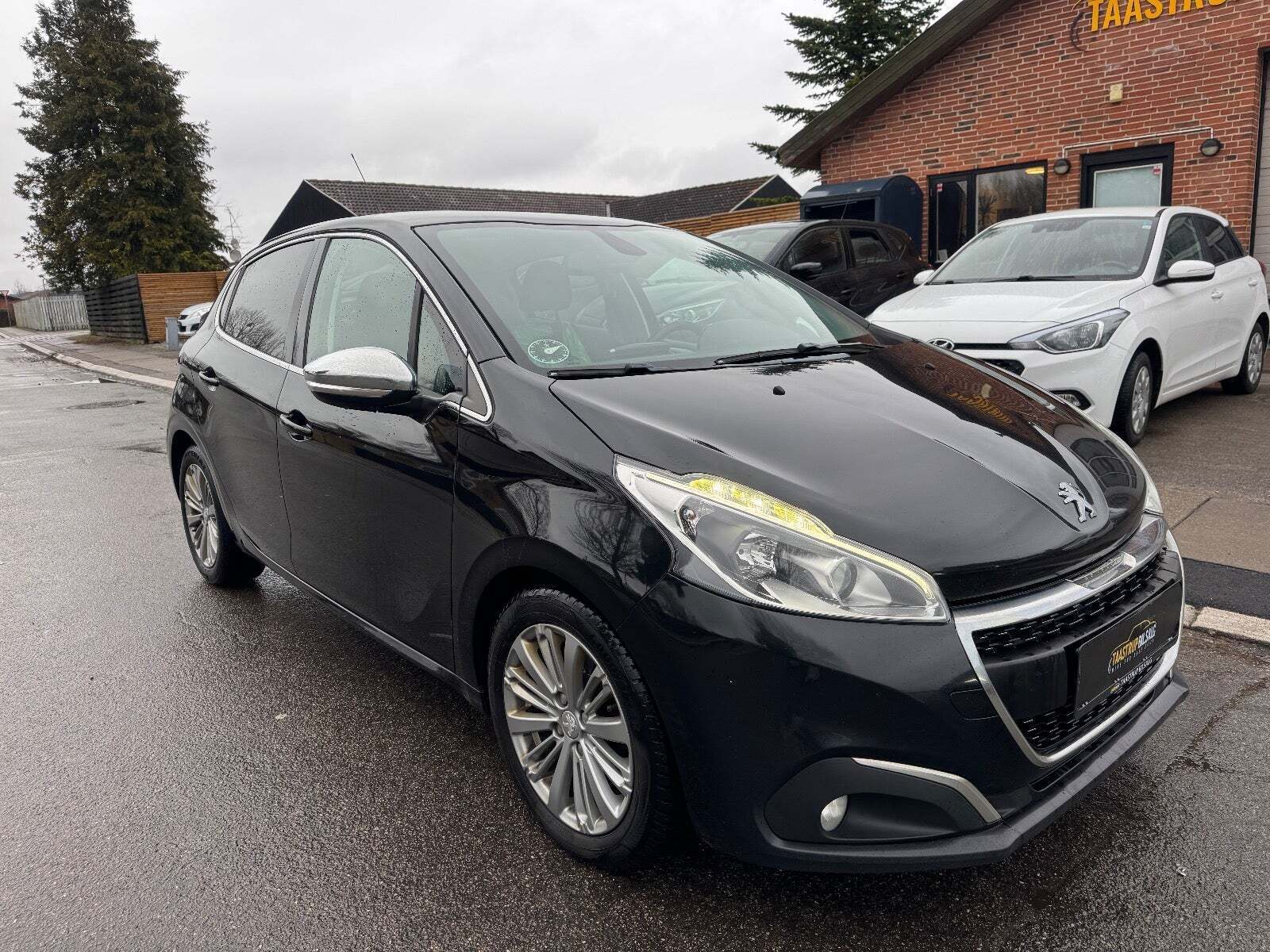 undefined Peugeot 208 fra 2017