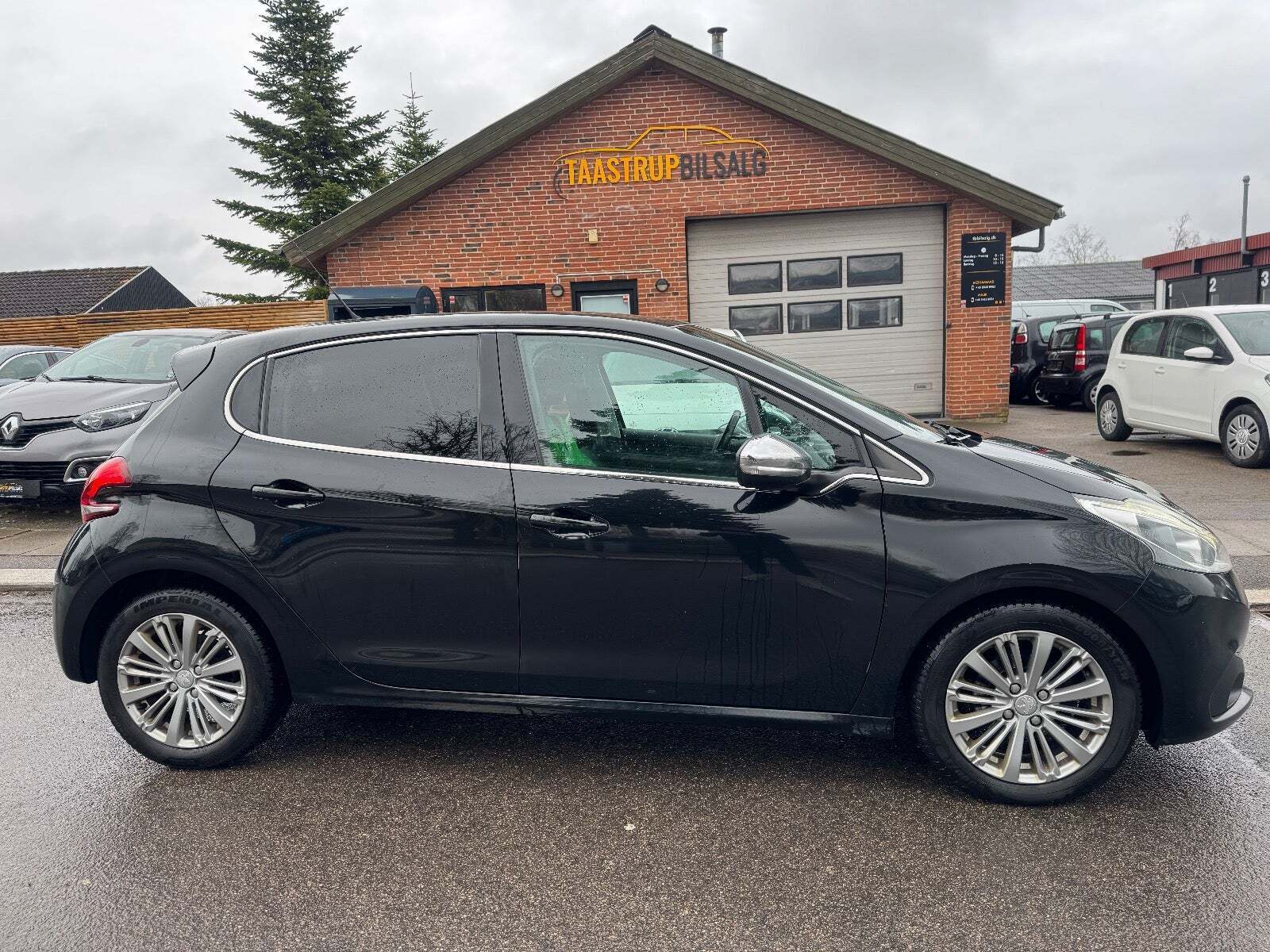 undefined Peugeot 208 fra 2017