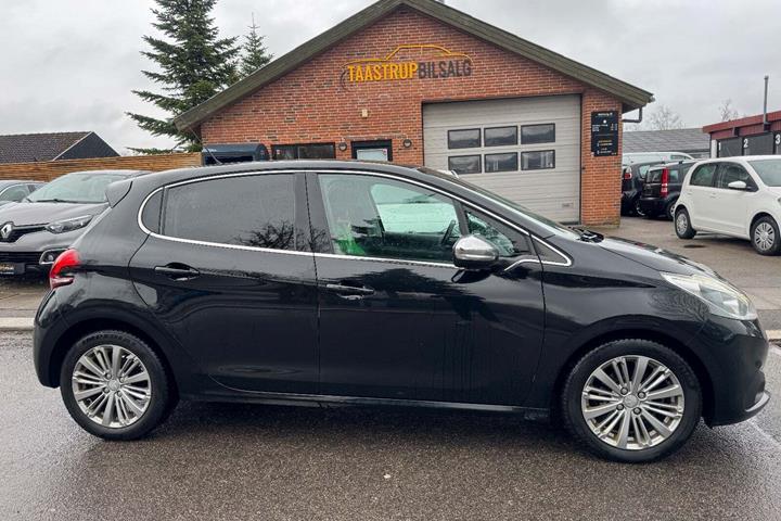 undefined Peugeot 208 fra 2017