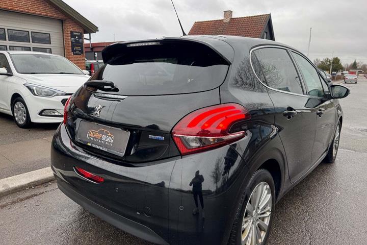 undefined Peugeot 208 fra 2017
