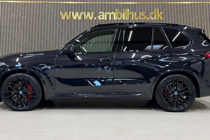 Sort BMW X5 fra 2025