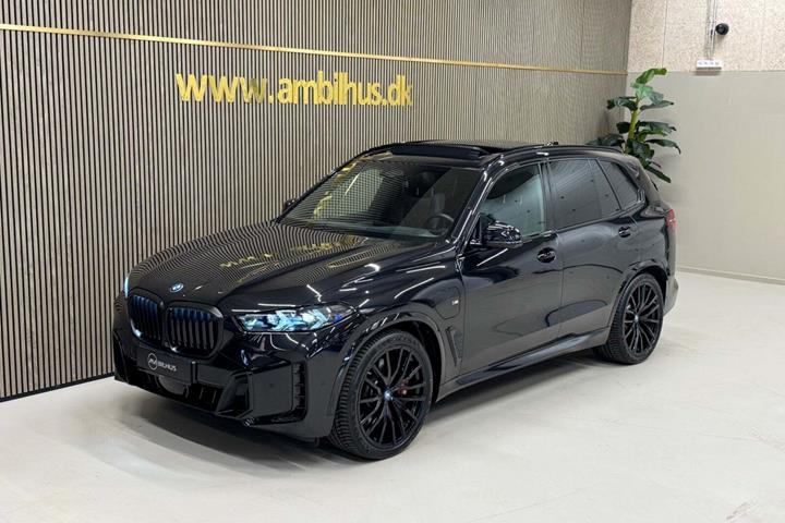 Sort BMW X5 fra 2025