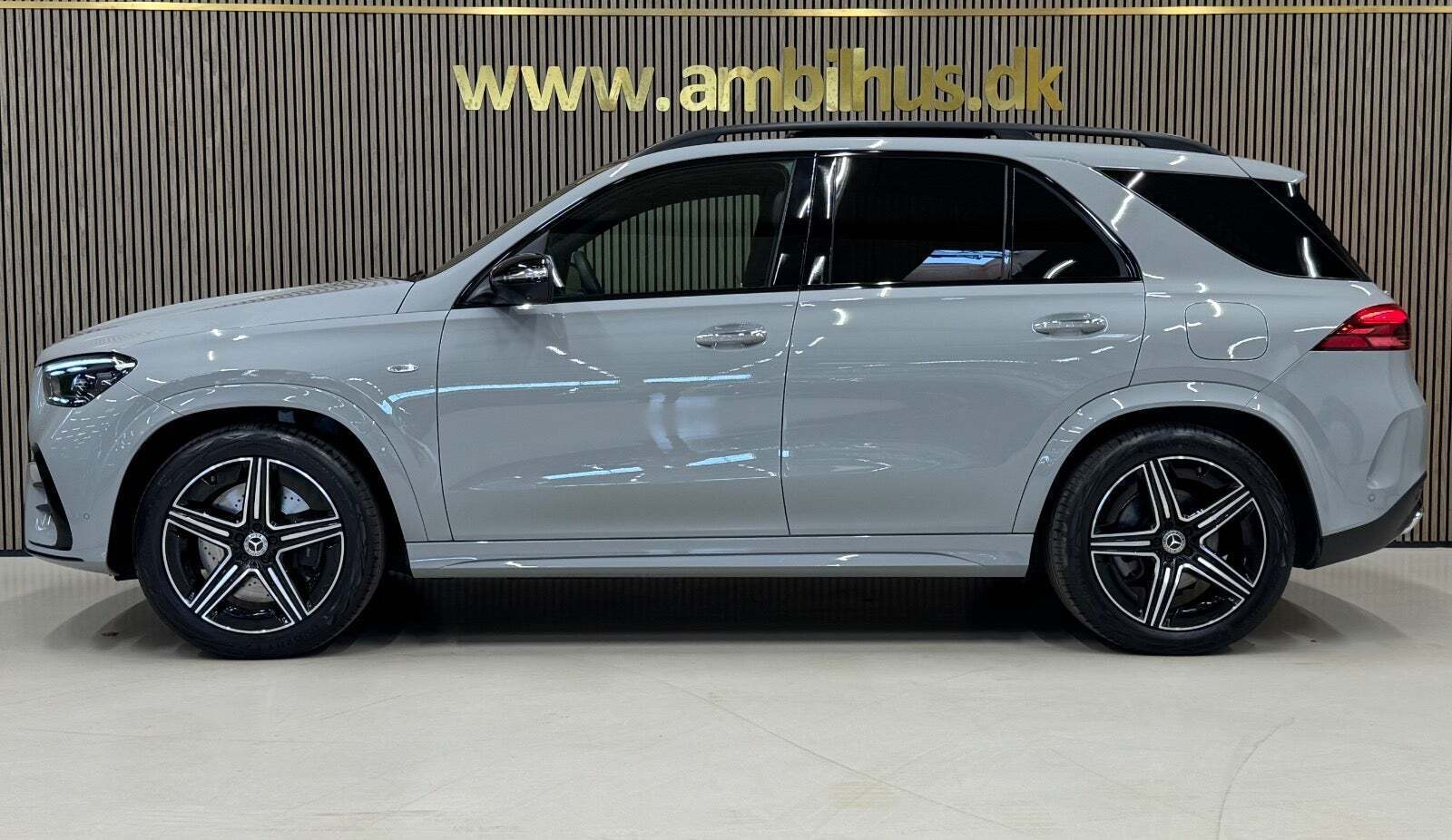 Grå Mercedes GLE350 de fra 2025