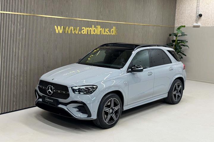 Grå Mercedes GLE350 de fra 2025