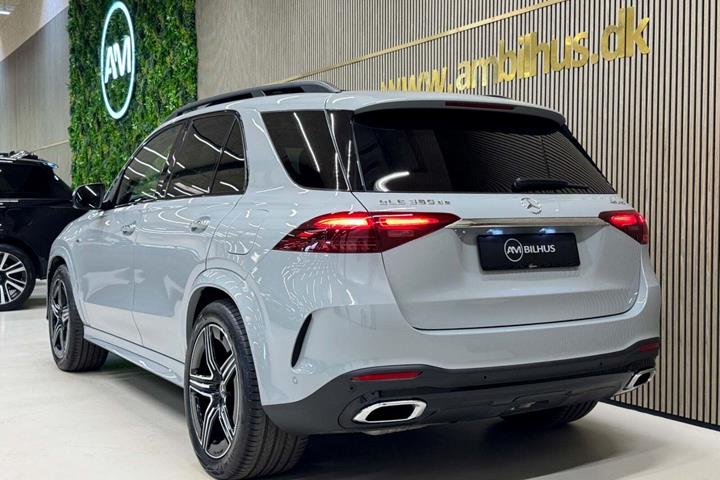 Grå Mercedes GLE350 de fra 2025