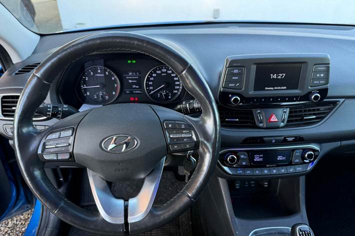 Blå Hyundai i30 fra 2018