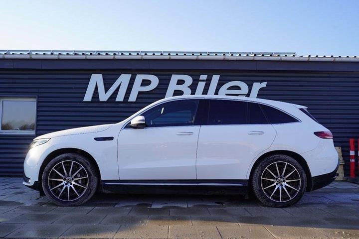 Hvid Mercedes EQC400 fra 2021