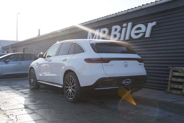 Hvid Mercedes EQC400 fra 2021