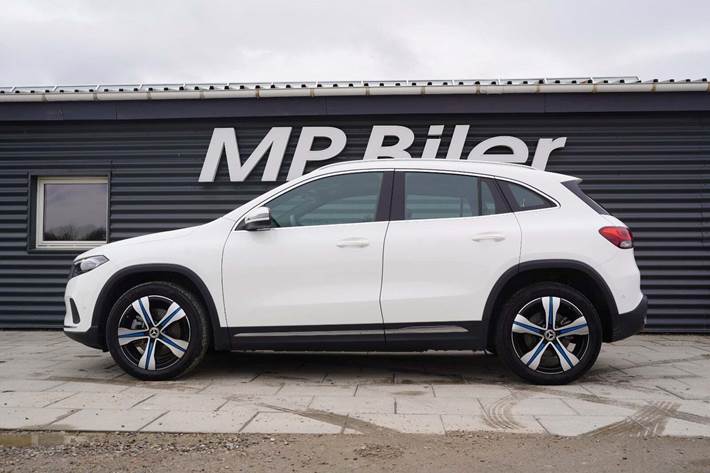 Hvid Mercedes EQA250 fra 2023