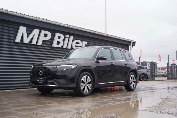Sort Mercedes EQB250+ fra 2024