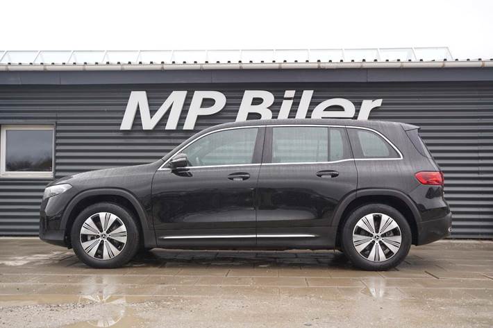 Sort Mercedes EQB250+ fra 2024