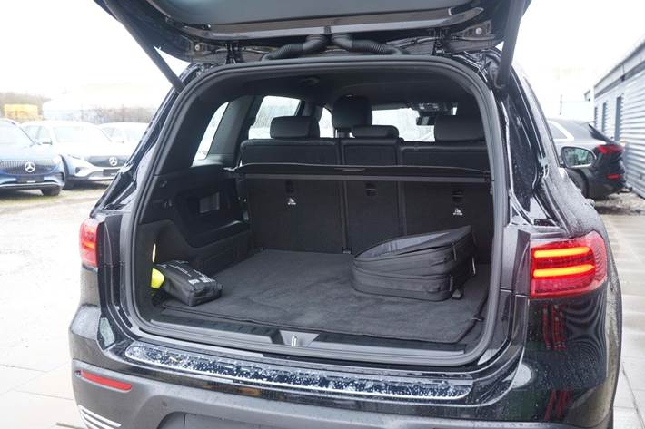 Sort Mercedes EQB250+ fra 2024