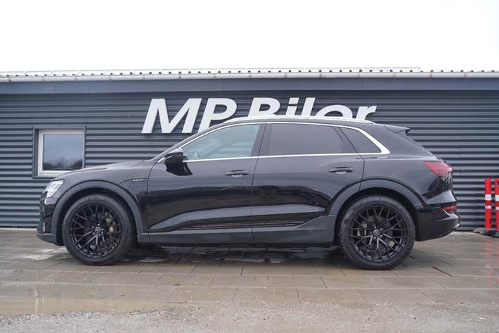 Sort Audi e-tron fra 2020