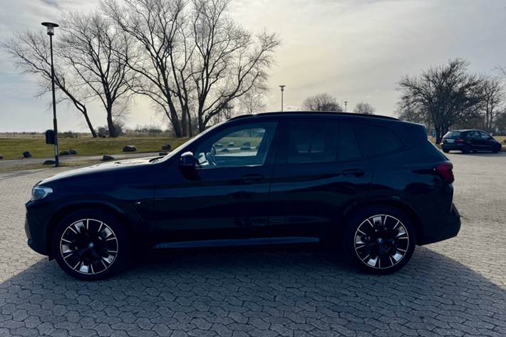 Sort BMW iX3 fra 2022