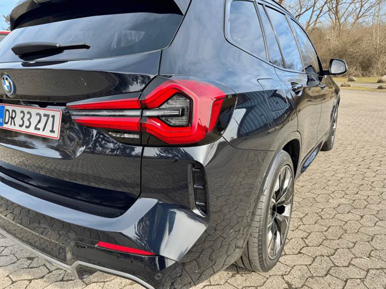 BMW iX3 Charged Plus M-Sport