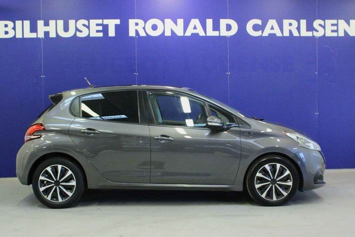 Grå Peugeot 208 fra 2019