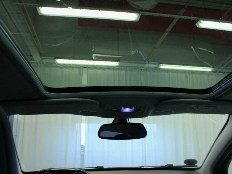 Peugeot 2008 1,2 e-THP 110 Allure Sky