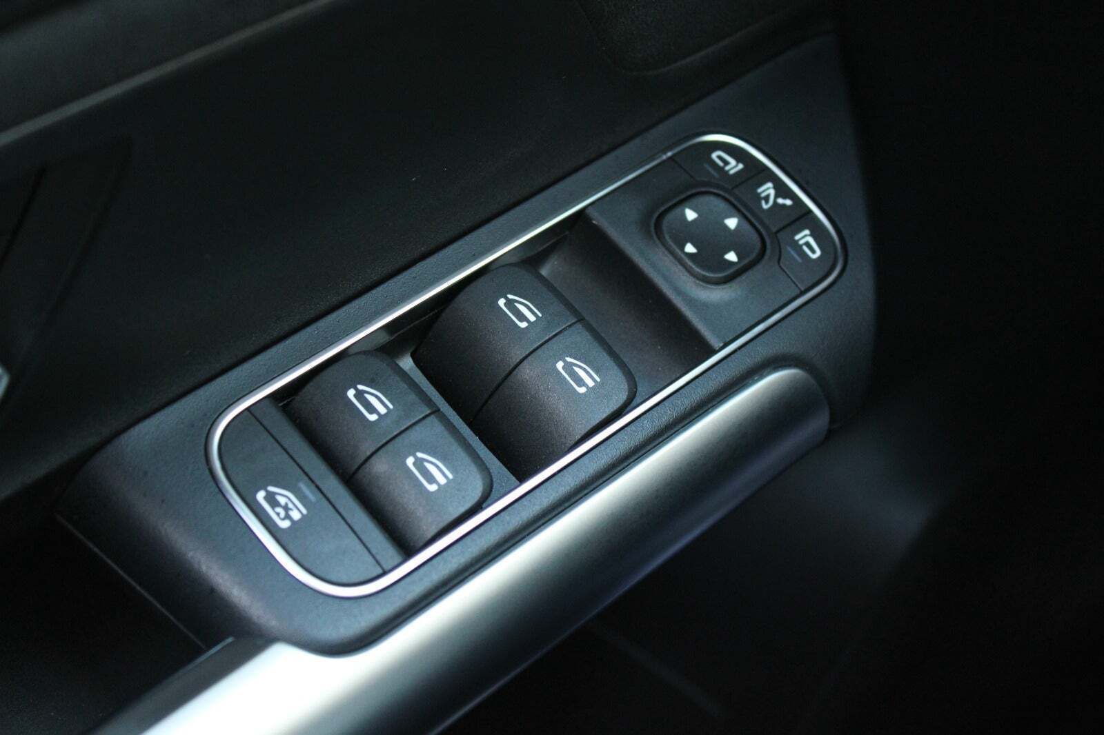 Grå Mercedes EQA250 fra 2024