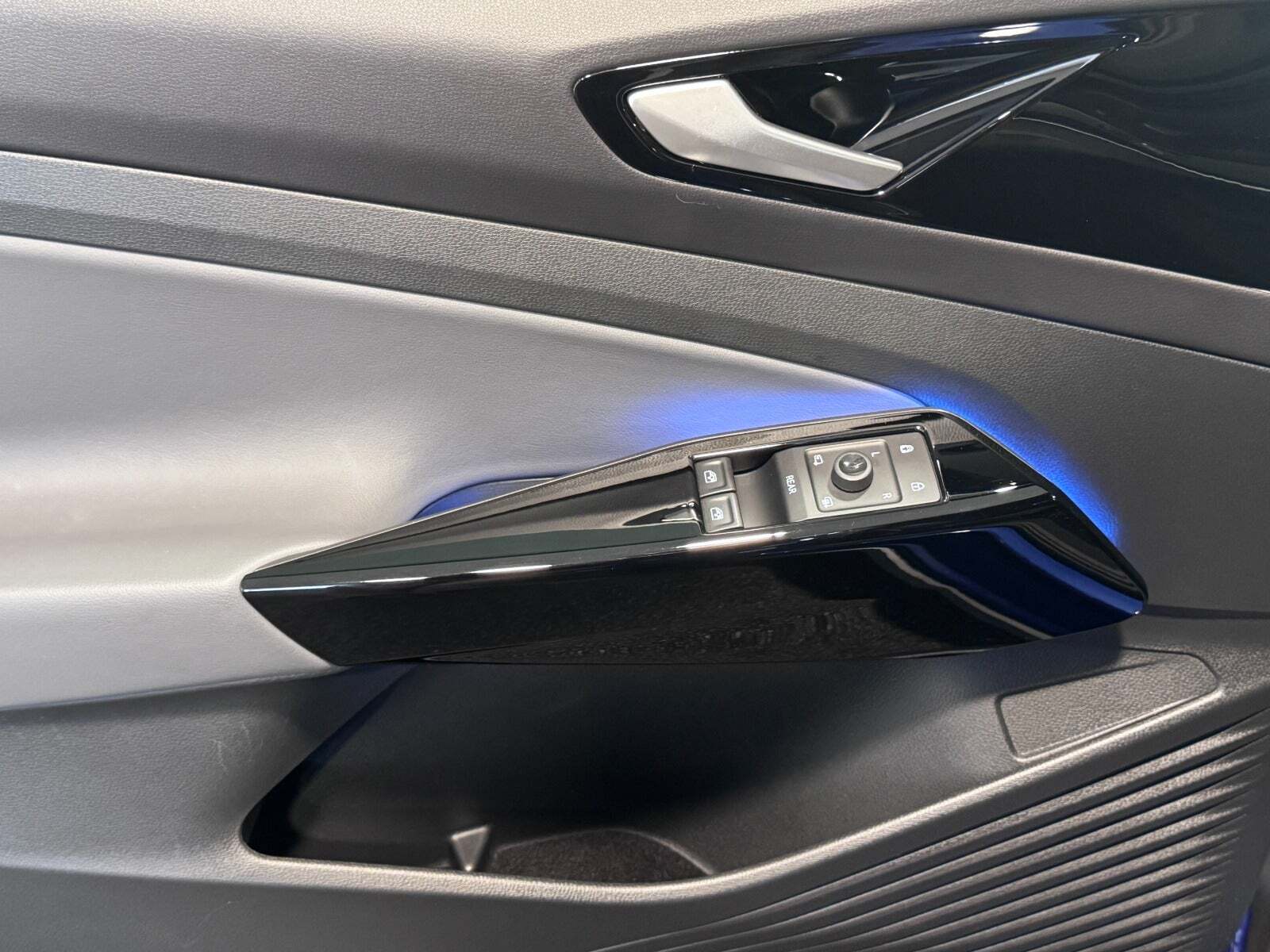 Blå VW ID.4 fra 2023