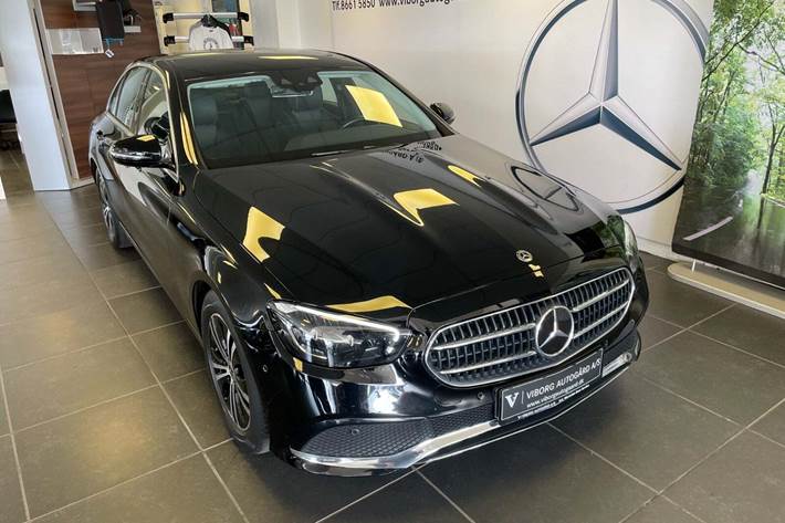 Sort Mercedes E220 d fra 2021