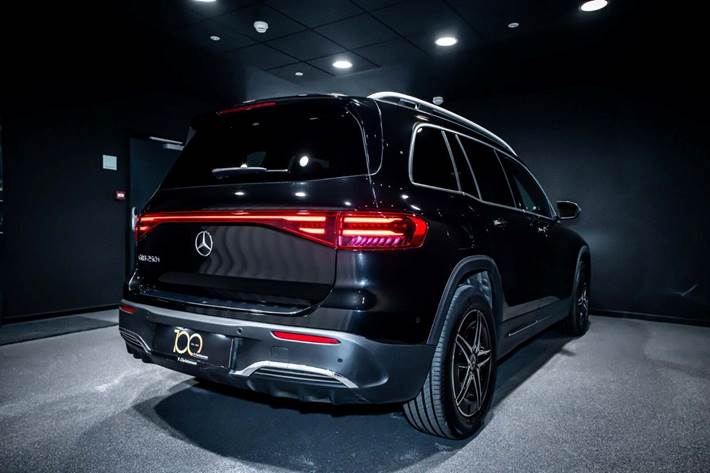 Sort Mercedes EQB250+ fra 2025