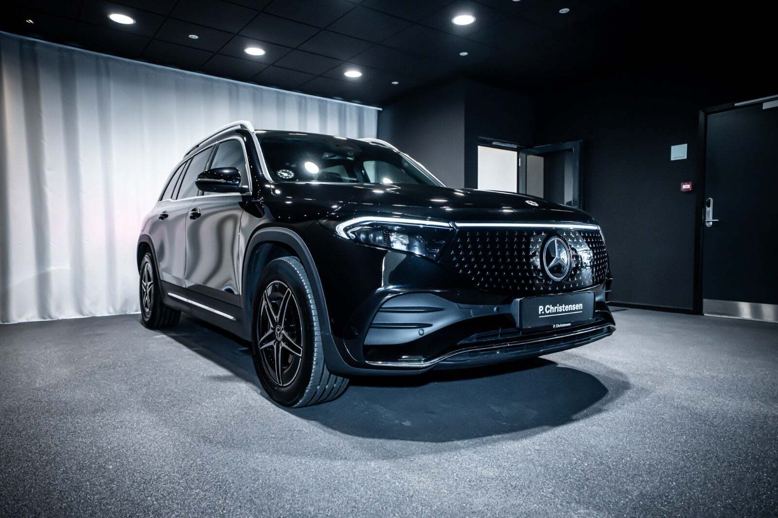 Sort Mercedes EQB250+ fra 2025
