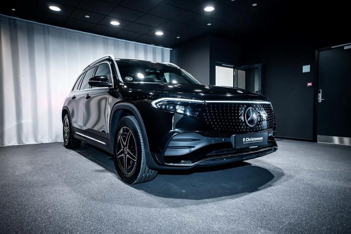 Sort Mercedes EQB250+ fra 2025