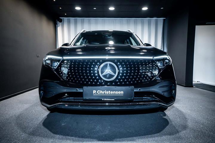 Sort Mercedes EQB250+ fra 2025