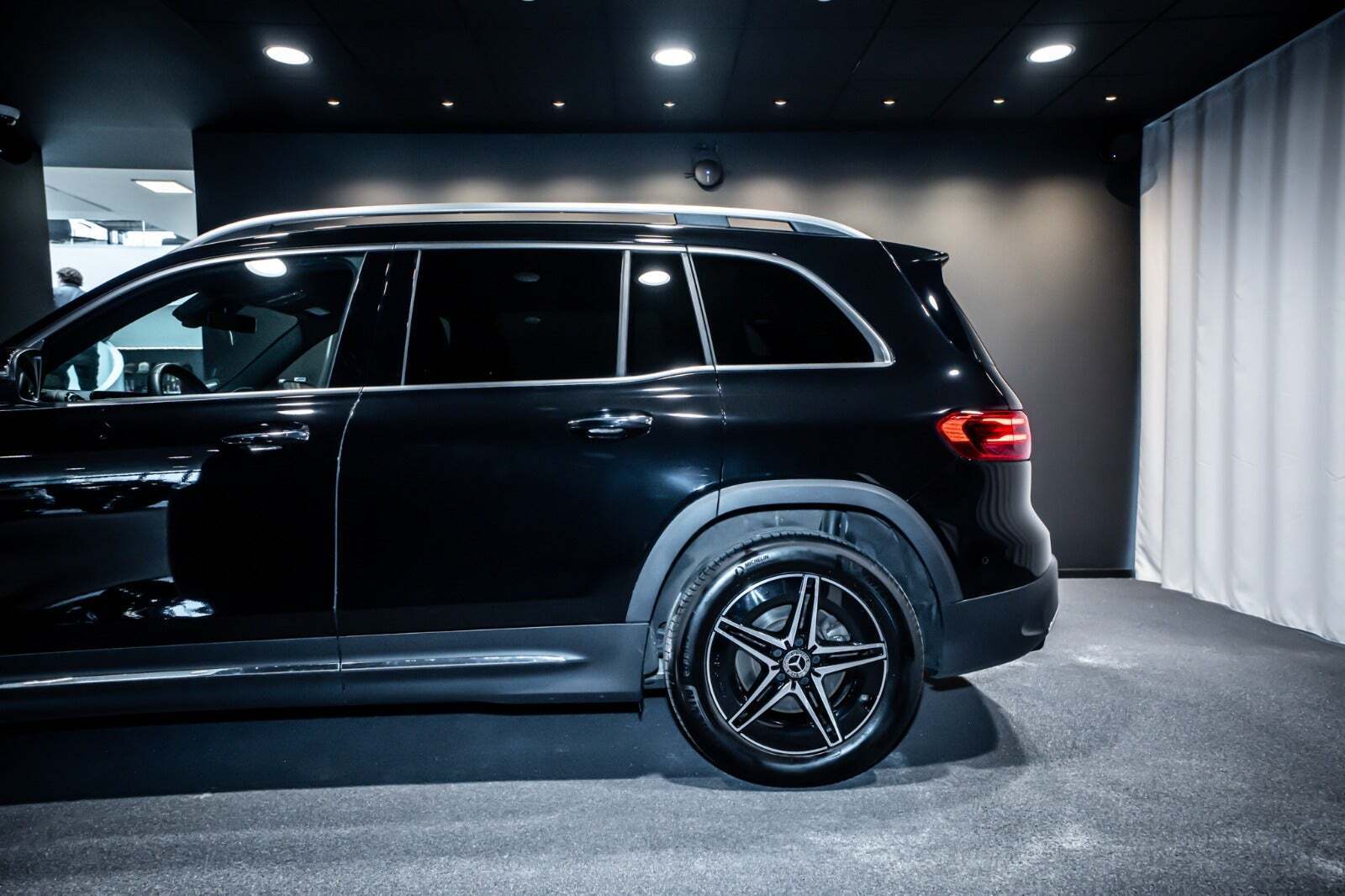Sort Mercedes EQB250+ fra 2025