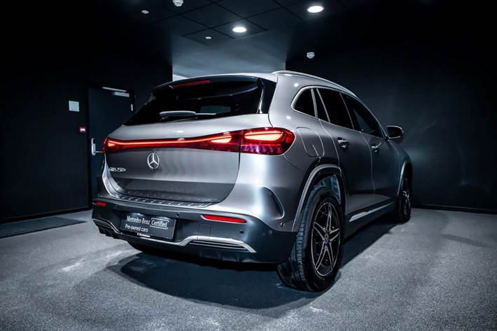 Grå Mercedes EQA250+ fra 2026