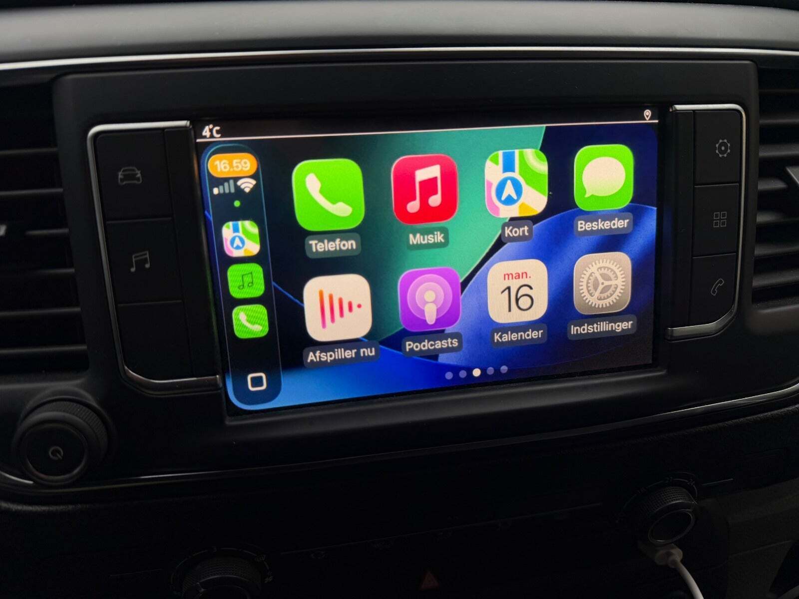 Hvid Toyota ProAce fra 2023