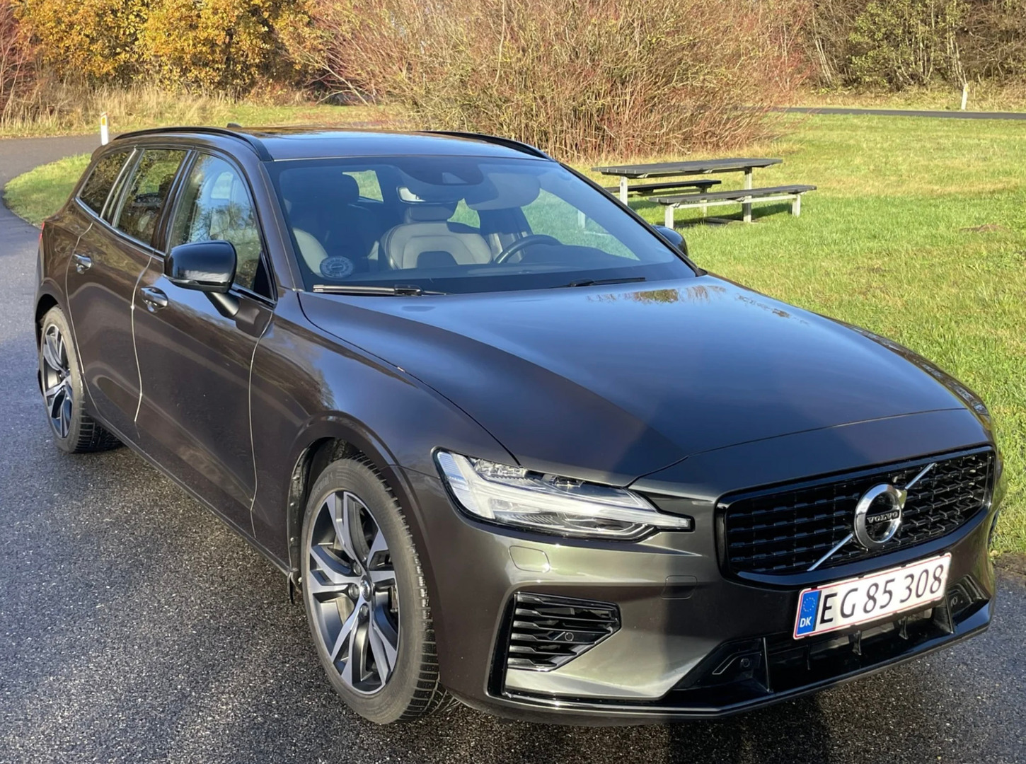 Volvo V60 2,0 T6 ReCharge R-Design aut. AWD