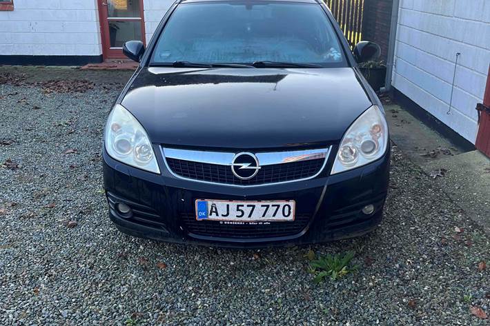 Sort Opel Vectra fra 2009