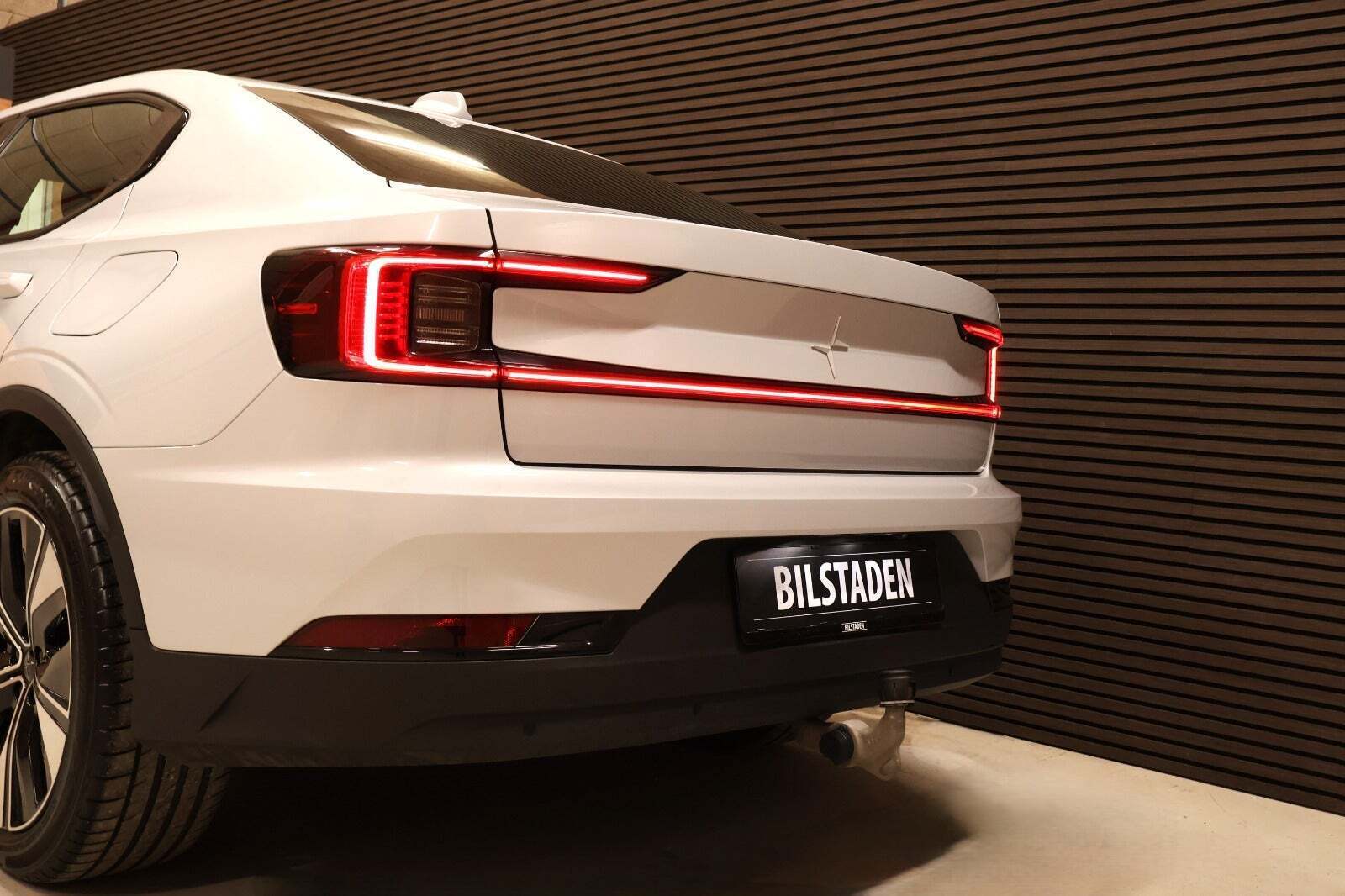 Grå Polestar 2 fra 2023