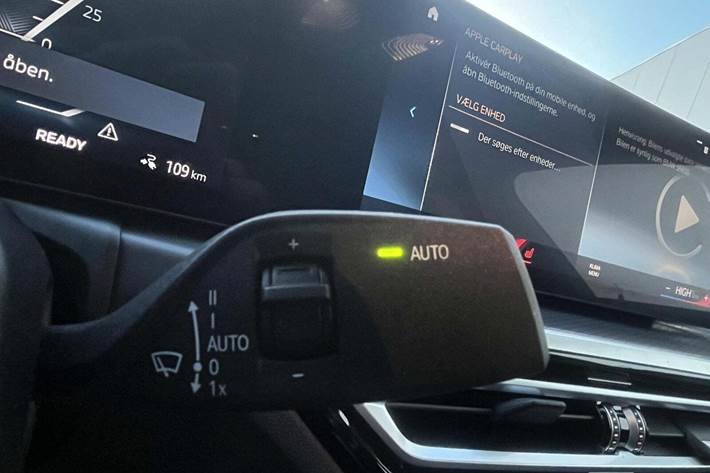 Grå BMW i4 fra 2023